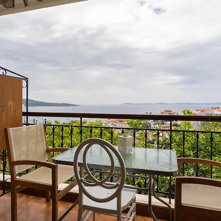 House Mistral * Neos Marmaras