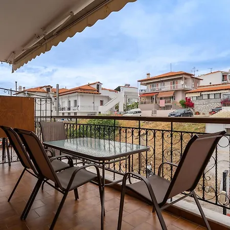 House Mistral * Neos Marmaras