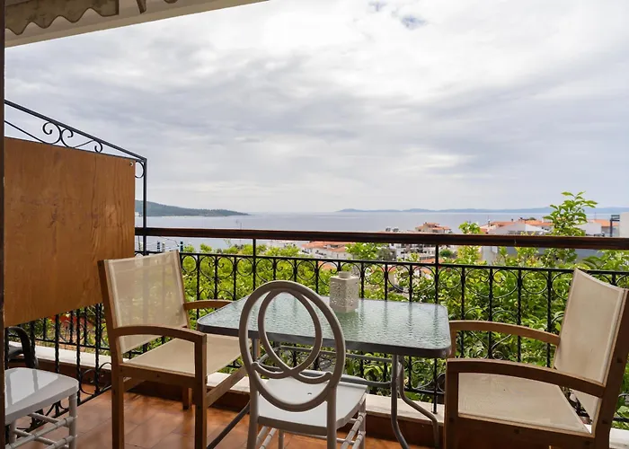 House Mistral * Neos Marmaras