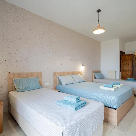 Apartment House Mistral Neos Marmaras