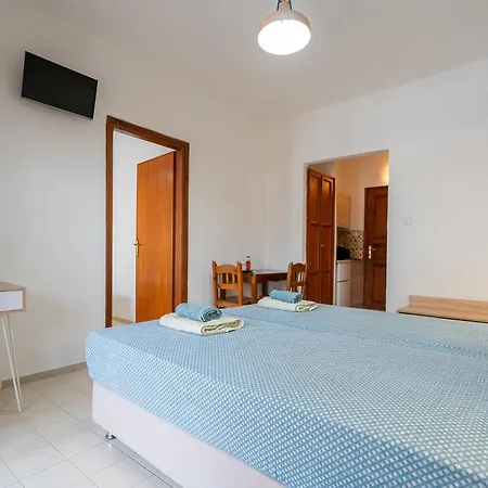 Apartment House Mistral Neos Marmaras