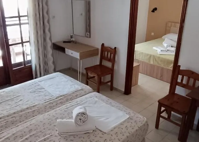 House Mistral * Néos Marmarás