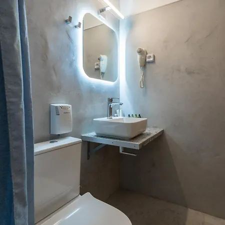 House Mistral * Neos Marmaras